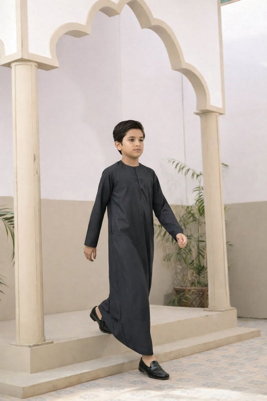 Kids Emirati Essential Thobe Black
